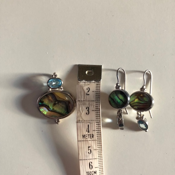 Sterling silver and mother of pearl pendent and earring set - Picture 5 of 5